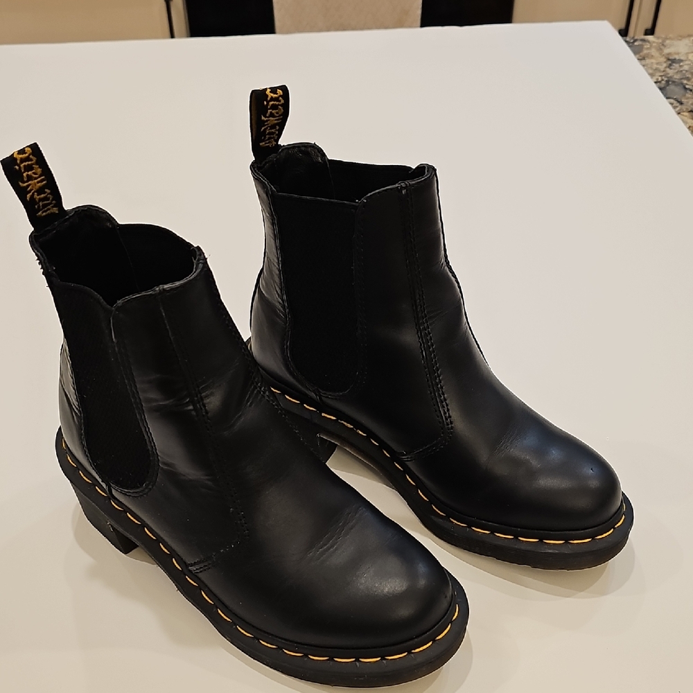 Dr. Martens Cadence Chelsea Black Leather Boots Size 7 Great Condition